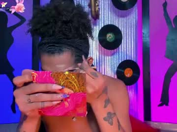 _nickyminach live webcam
